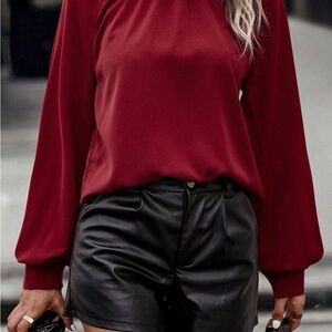 Mock t neck gathered with draped back cutout in ruby red sz L